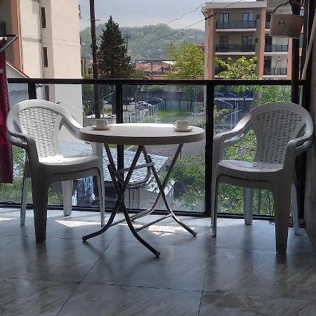 Bright And Cozy Apartment Batumi Exterior photo